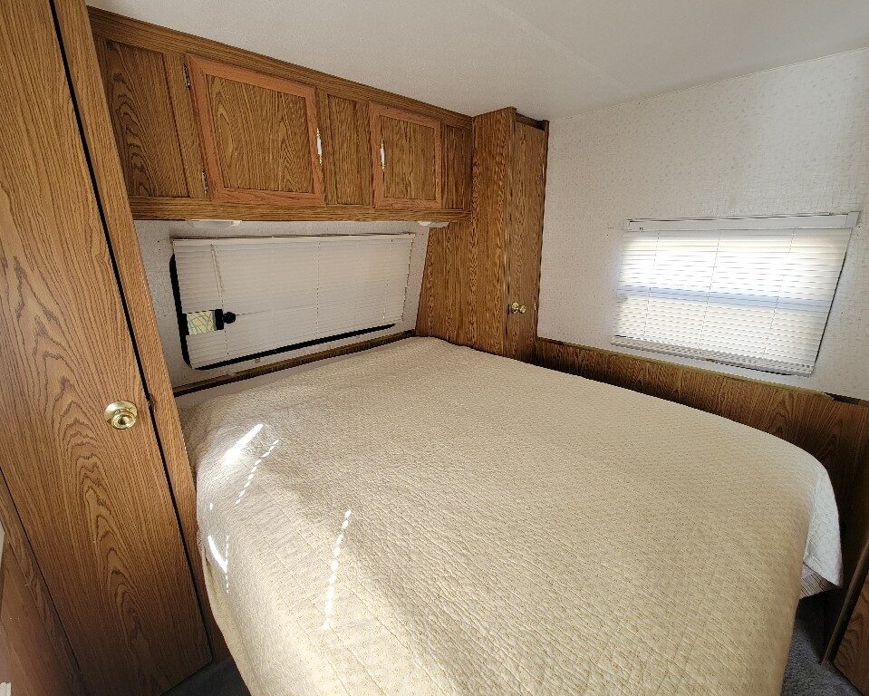 bedroom in RR4